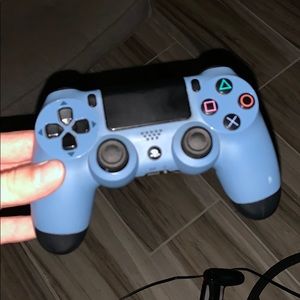 PS4 controller